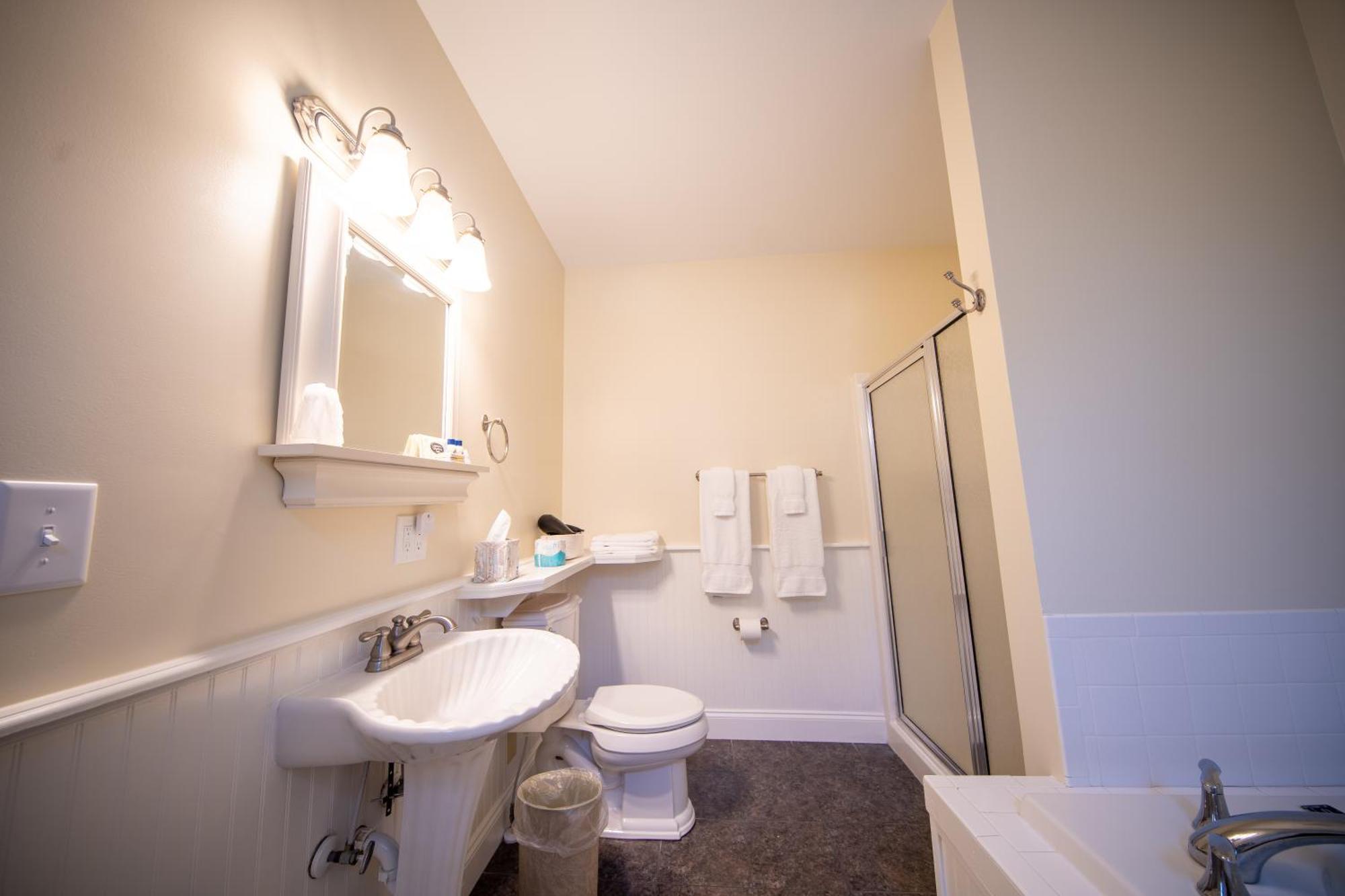 The Edenton Collection-The Granville Queen Inn Номер фото